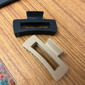 black and brown claw clip